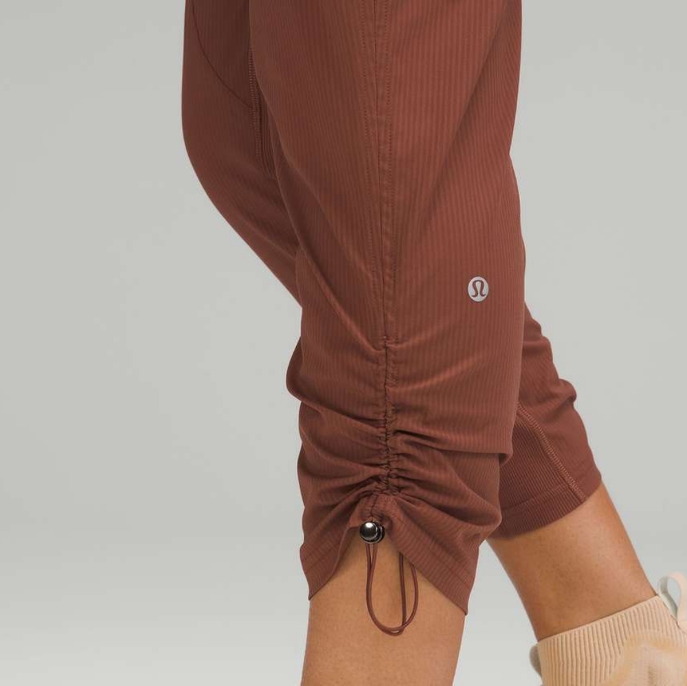 Lululemon Dance Studio Mid-Rise Crop 25", Size 2 - Picture 5 of 10